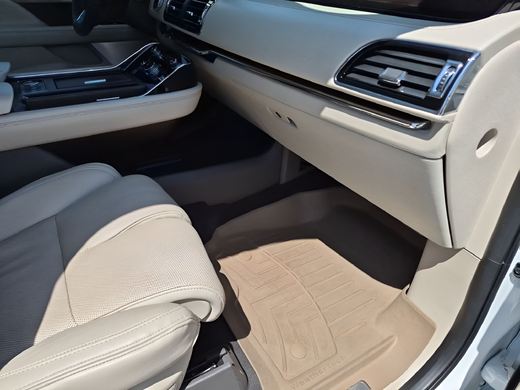 Used 2021 Lincoln Navigator L Reserve w/ Luxury Package AWD/4WD image 47