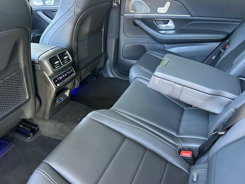 Certified 2025 Mercedes-Benz GLS 450 4MATIC image 28