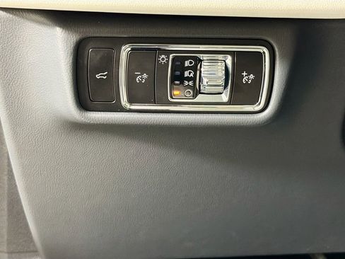 Used 2025 Lincoln Aviator 2WD image 10