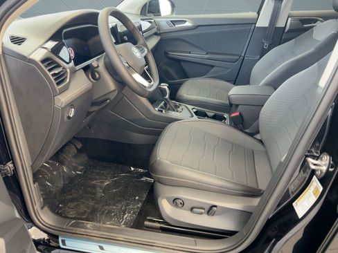 New 2026 Volkswagen Taos SE image 5