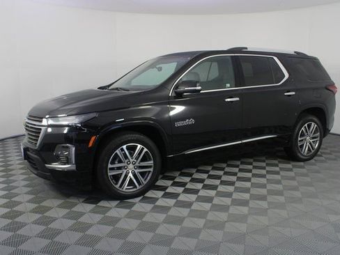 Used 2023 Chevrolet Traverse High Country image 2