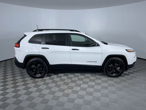 Used 2016 Jeep Cherokee Sport w/ Cold Weather Group image 10