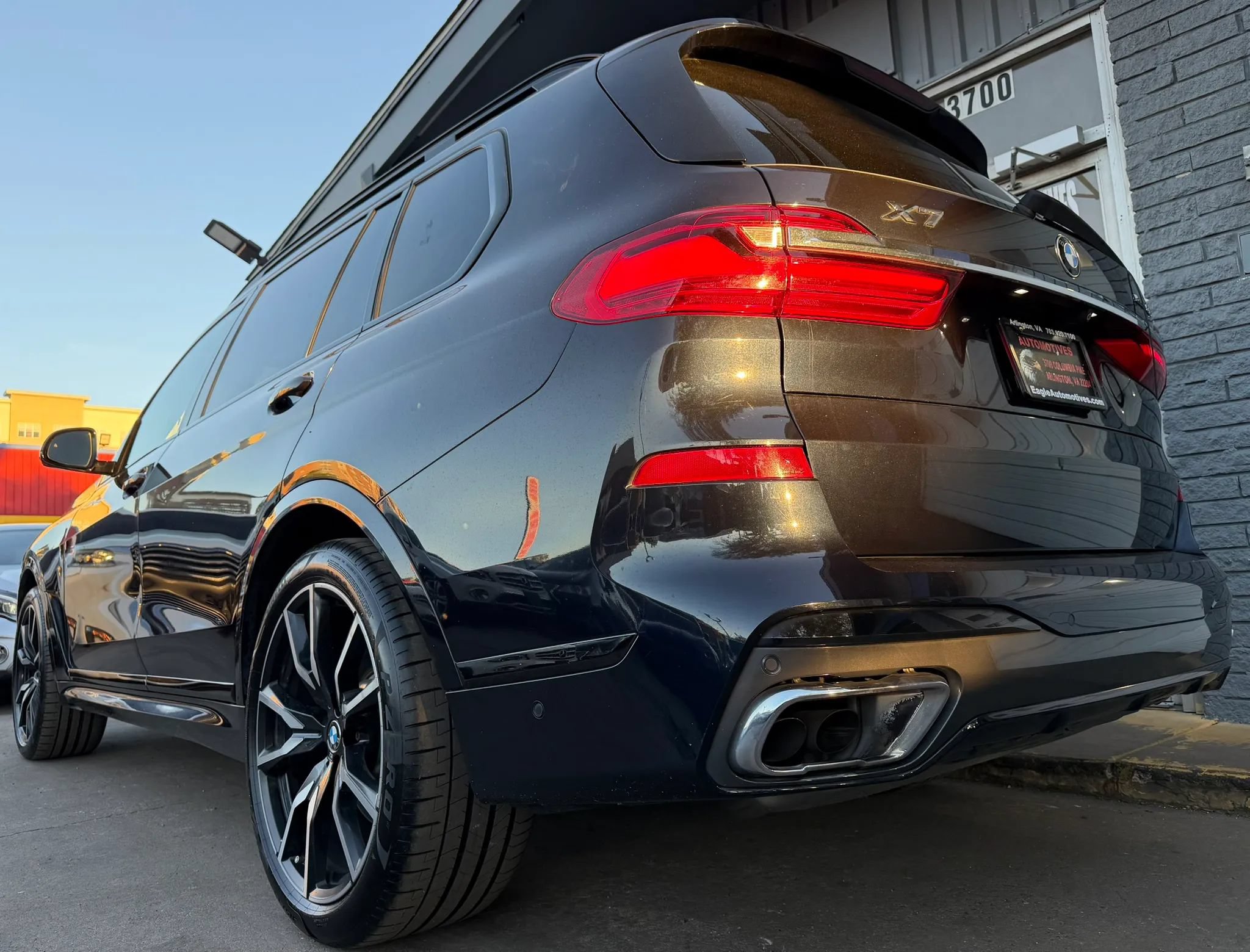 Used 2019 BMW X7 xDrive50i w/ M Sport Package AWD/4WD image 5