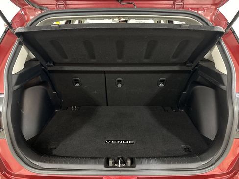 Used 2024 Hyundai Venue SEL FWD image 24