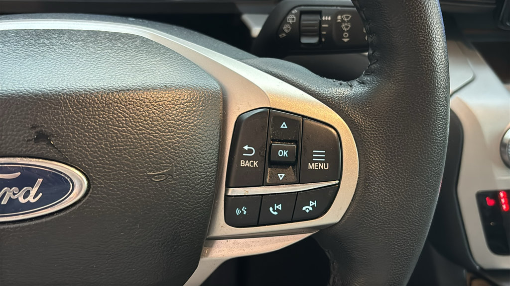 Used 2023 Ford Explorer XLT AWD/4WD image 18