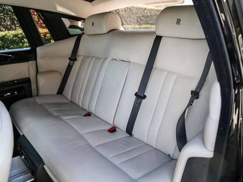 Used 2013 Rolls-Royce Phantom Sedan image 22