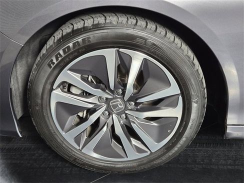 Used 2019 Honda Accord Hybrid image 12
