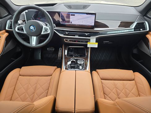 New 2026 BMW X5 xDrive50e w/ M Sport Package AWD/4WD image 10