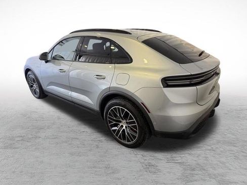 Used 2025 Porsche Macan 4S Electric AWD/4WD image 3