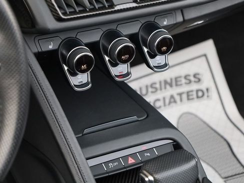 Used 2020 Audi R8 V10 w/ Carbon Exterior Package image 32