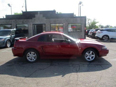 Used 2003 Ford Mustang Coupe RWD image 2