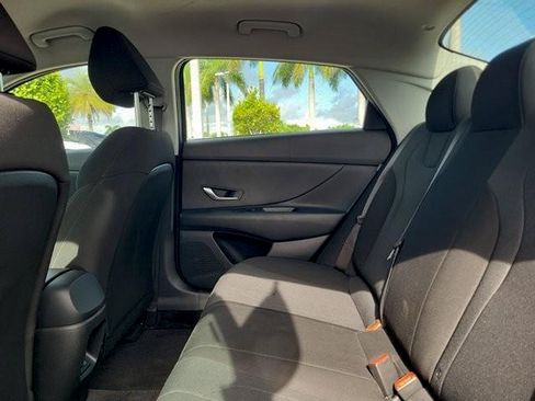 Certified 2024 Hyundai Elantra SE FWD image 14
