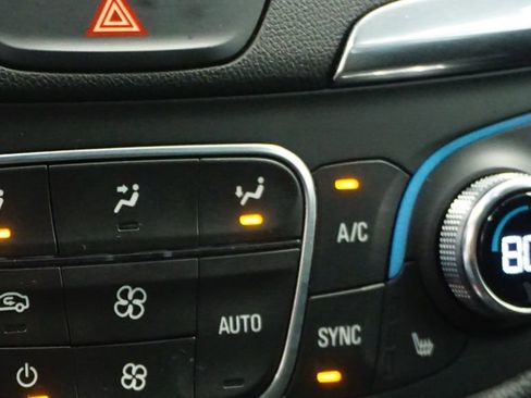 Used 2020 Chevrolet Equinox LT image 34