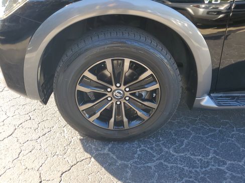 Used 2018 Nissan Armada Platinum w/ Captain Seat Package image 4