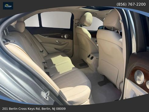 Used 2018 Mercedes-Benz E 300 4MATIC w/ Premium 1 Package image 15