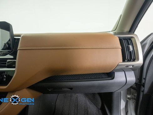 Used 2022 Nissan Pathfinder Platinum AWD/4WD image 44