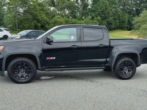 Used 2021 Chevrolet Colorado Z71 w/ Z71 Midnight Edition AWD/4WD image 5