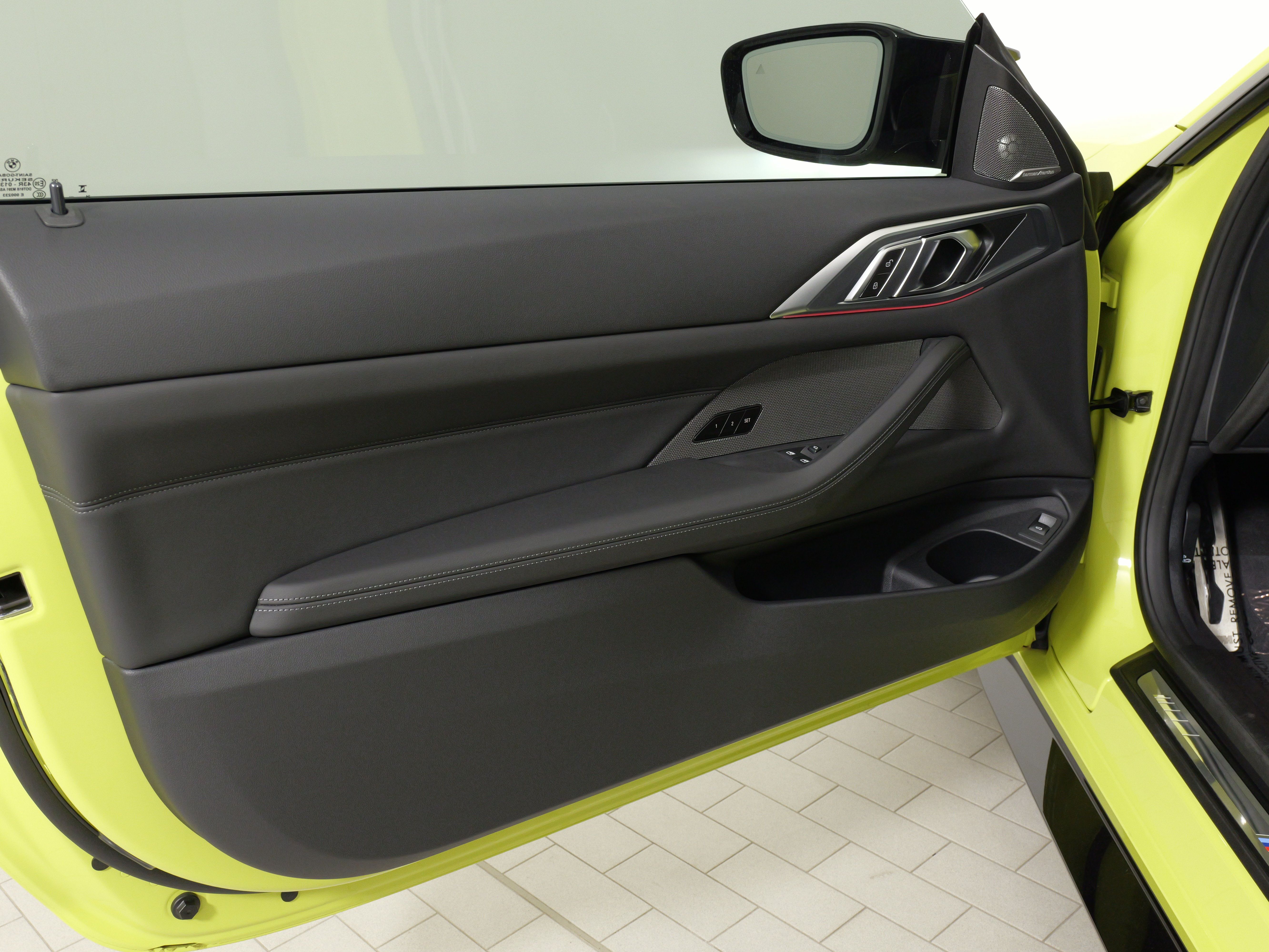 Used 2025 BMW M4 Coupe w/ M Carbon Exterior Package RWD image 31