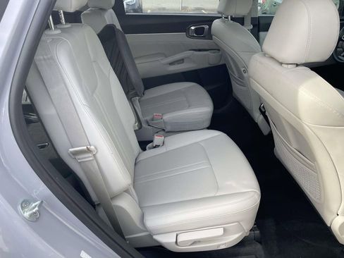 Used 2023 Kia Sorento SX image 45