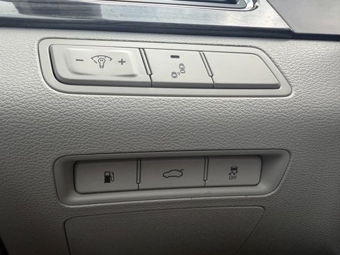 Used 2015 Hyundai Sonata Limited w/ Option Group 05 FWD image 18