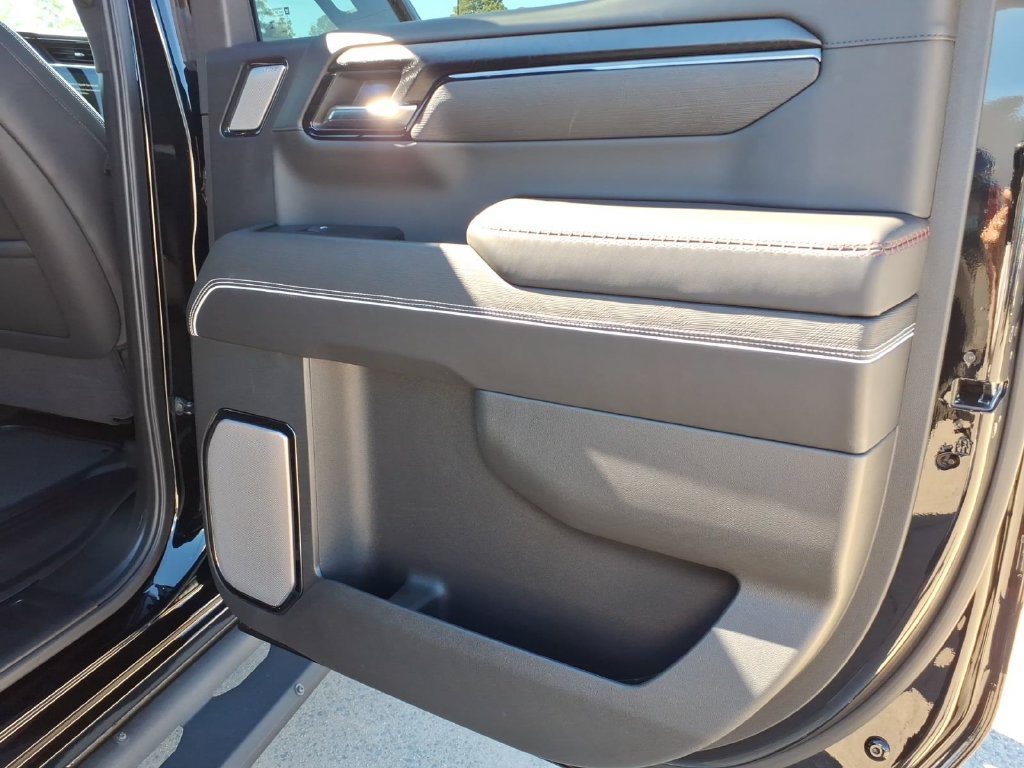 Used 2025 GMC Sierra 1500 AT4X AWD/4WD image 15