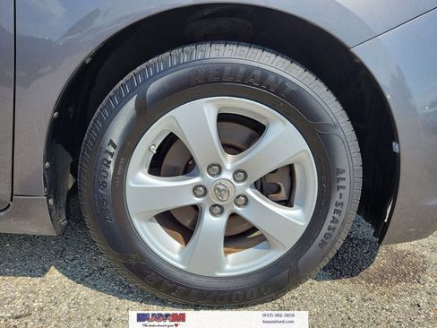 Used 2011 Toyota Sienna LE w/ Towing Pkg FWD image 5