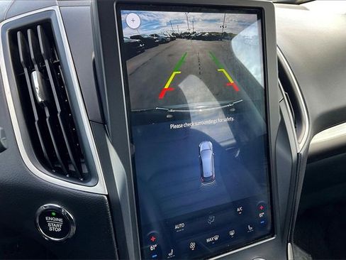 Used 2024 Ford Edge SEL image 23