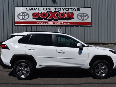 Certified 2024 Toyota RAV4 LE AWD/4WD image 8