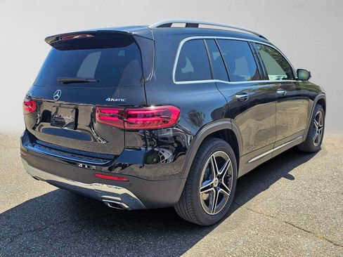 Used 2026 Mercedes-Benz GLB 250 4MATIC image 3