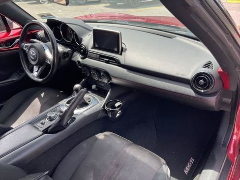 Used 2016 MAZDA MX-5 Miata Club RWD image 17