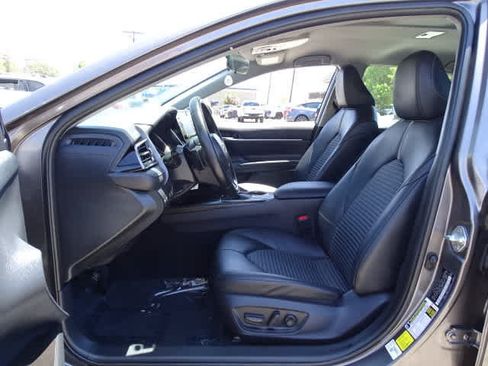 Certified 2023 Toyota Camry SE FWD image 16