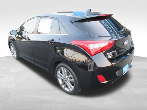 Used 2016 Hyundai Elantra GT w/ Option Group 02 FWD image 3