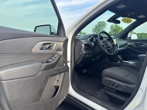 Used 2024 Chevrolet Traverse LT AWD/4WD image 15