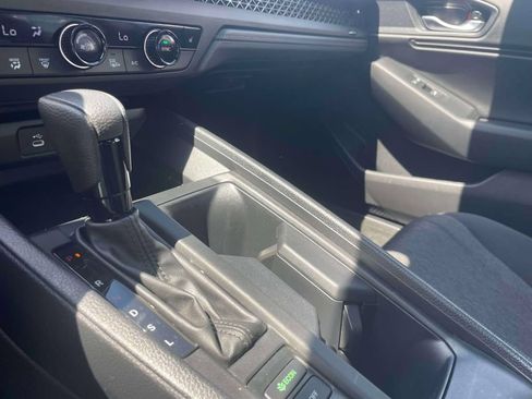 Used 2023 Honda Accord EX image 32