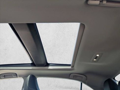 Used 2018 Toyota Camry XSE FWD image 19