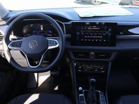 New 2026 Volkswagen Taos SE image 14