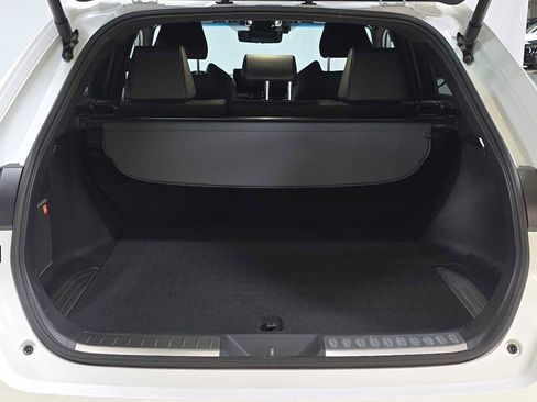 Used 2024 Toyota Venza Limited image 14