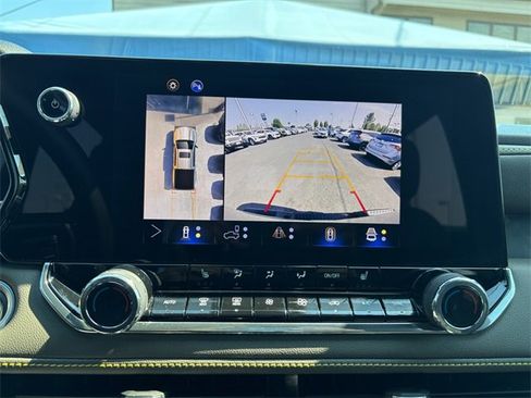 Used 2024 Chevrolet Colorado ZR2 w/ Technology Package image 15