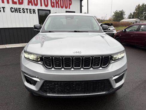 Used 2022 Jeep Grand Cherokee Limited image 3