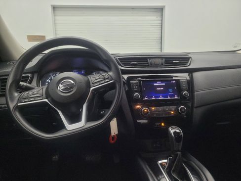 Used 2020 Nissan Rogue S FWD image 22
