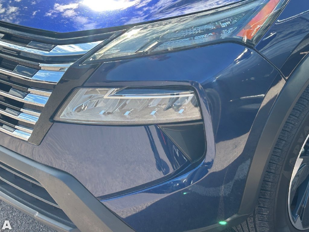 Used 2025 Nissan Rogue SV FWD image 7