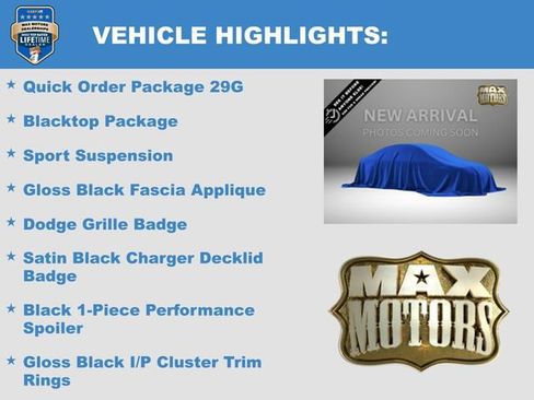 Used 2018 Dodge Charger SXT w/ Blacktop Package RWD image 3