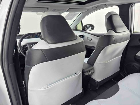 Used 2022 Toyota Prius XLE w/ Premium Convenience Package image 33