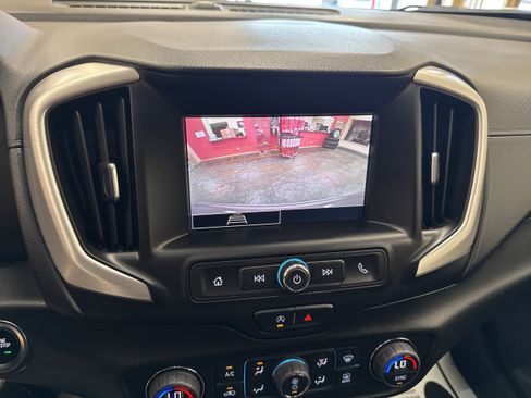 Used 2022 GMC Terrain SLE w/ Driver Convenience Package AWD/4WD image 15