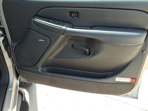 Used 2005 Chevrolet Silverado 2500 LS RWD image 16