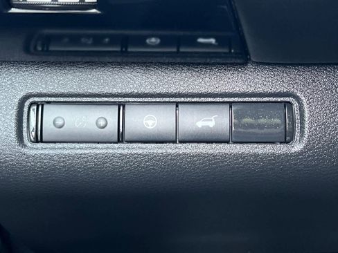 New 2026 Nissan Pathfinder SV image 32