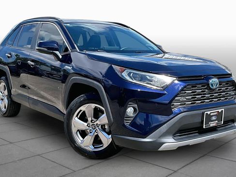 Used 2020 Toyota RAV4 Limited w/ Limited Grade Weather Package AWD/4WD image 3