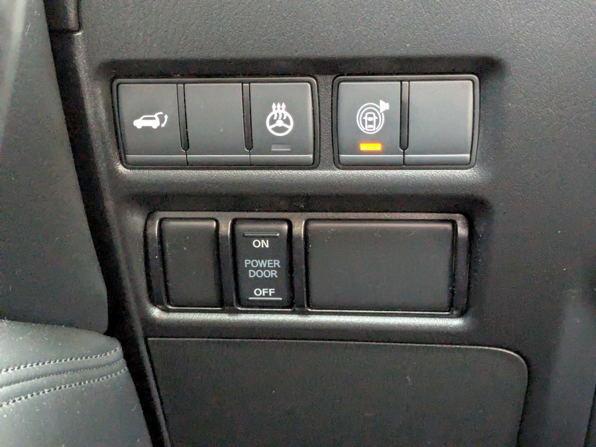Used 2024 Nissan Armada SL w/ Captain's Chairs Package RWD image 27