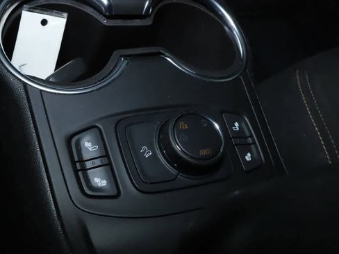 Used 2018 GMC Terrain SLE w/ Driver Convenience Package image 27