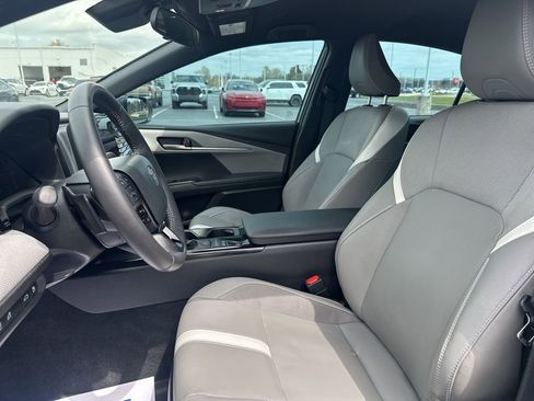 Certified 2025 Toyota Camry SE image 25